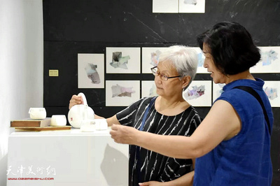 以多元敘述的視角展開“王愛君:一卷山”煙臺美術(shù)博物館個展